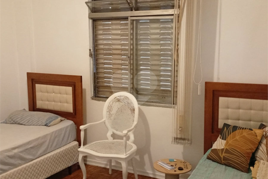 More perto dos melhores cafés, galerias e do agito cultural de Pinheiros, sem abrir mão do sossego de um lar completo, ventilação e luz natural;