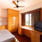 Sobrado à venda em rua fechada 480m², 4 quartos e churrasqueira no Jd das Vertentes próximo Metro Vila Sônia