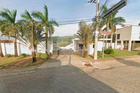 Excelente sobrado em condomínio fechado em Atibaia