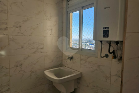Apartamento à venda com 3 quartos, sendo 1 suíte, no Centro, Poá, SP