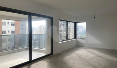 Apartamento à venda com 3 suítes em Campo Belo, São Paulo, SP