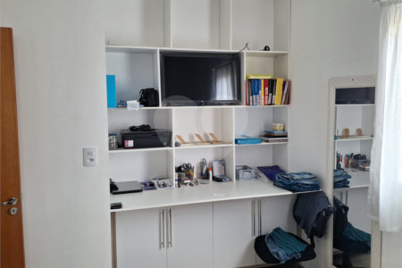 Casa à venda com 2 quartos no condomínio Residencial Cristal Lll, Mogi das Cruzes - SP