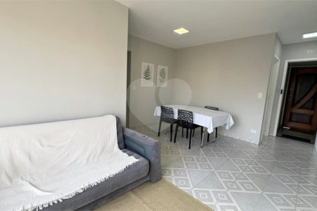 Apartamento à venda com 3 quartos, sendo 1 suíte,  em Cidade Vargas, São Paulo, SP