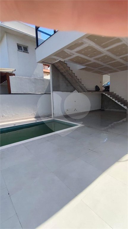 Casa à venda com 3 quartos, sendo 1 suíte,  no condomínio Terras de São Fernando, Cotia - SP