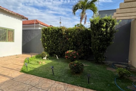 Casa à venda com 3 quartos, sendo 1 suíte, em Jardim das Oliveiras, Três Lagoas, MS