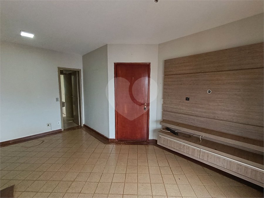 Apartamento à venda com 3 quartos, sendo 1 suíte, no Centro, Ribeirão Preto, SP
