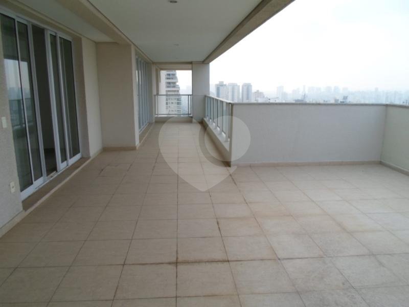 Apartamento à venda com 4 suítes em Campo Belo, São Paulo, SP