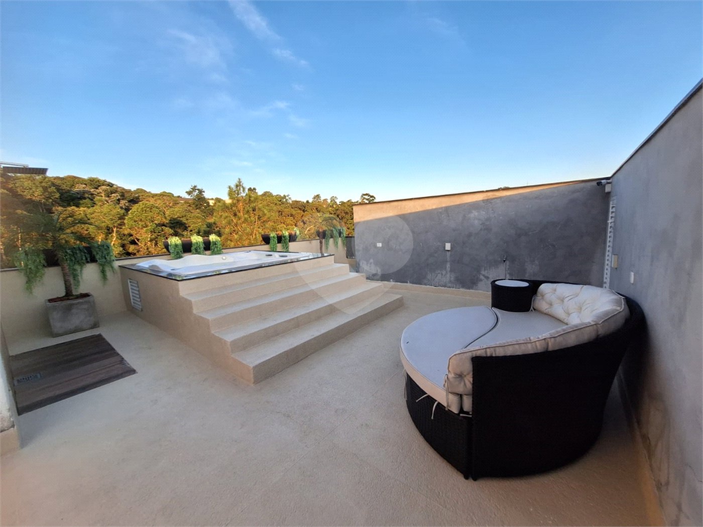 Casa à venda ou para alugar com 4 suítes no condomínio Residencial Monterey Ville, Mogi das Cruzes - SP