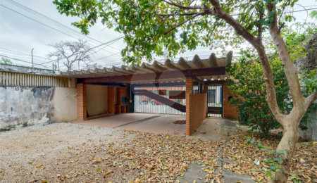 Casa Térrea à venda com 4 quartos, sendo 1 suíte, em Brooklin, São Paulo, SP