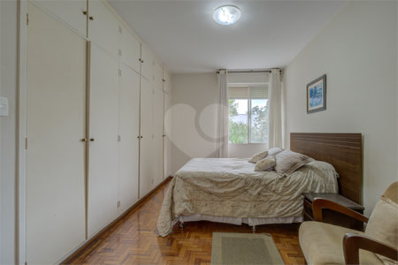 Casa à venda ou para alugar com 4 quartos, sendo 2 suítes, em Ibirapuera, São Paulo, SP