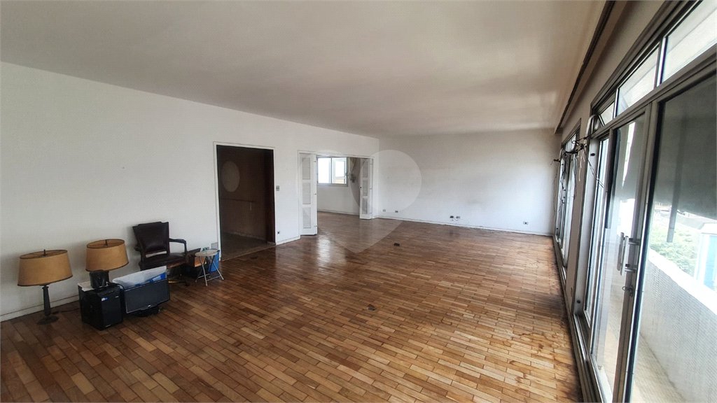 Apartamento à venda com 3 quartos, sendo 2 suítes, em Jardim Paulista, São Paulo, SP