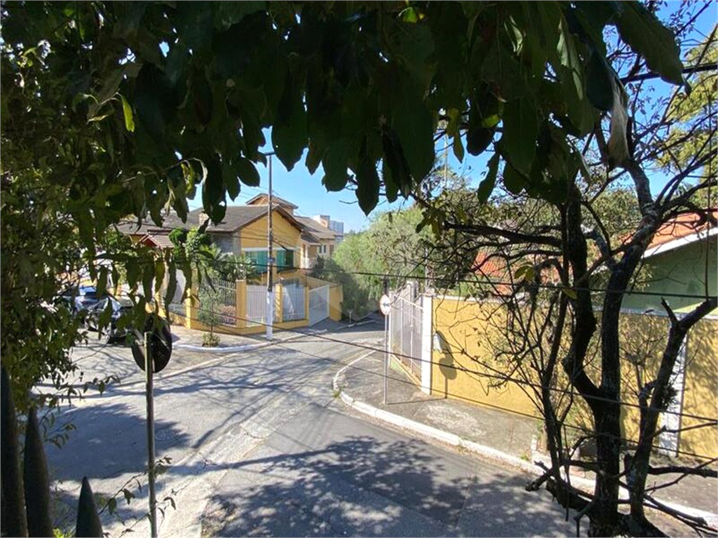 Casa Térrea à venda com 4 quartos, sendo 2 suítes, em Jardim Floresta, São Paulo, SP