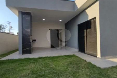 Casa à venda com 3 quartos, sendo 1 suíte,  no condomínio Terras do Vale, Caçapava - SP