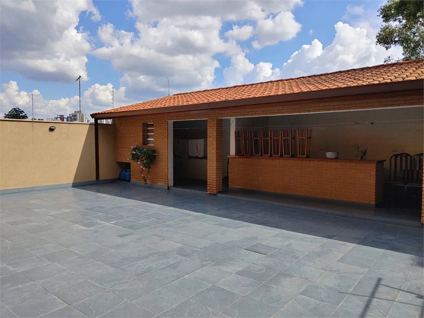 Casa à venda com 4 quartos, sendo 2 suítes, em Parque dos Príncipes, São Paulo, SP