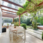 Casa à venda com 3 suítes no condomínio Parc Vignoble, São Paulo - SP
