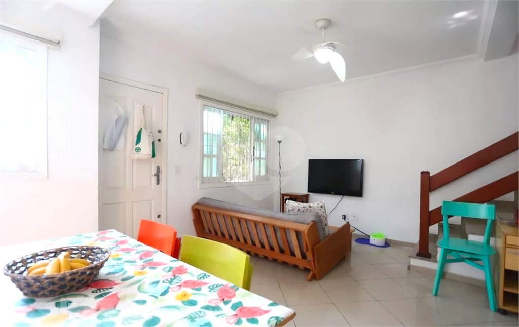 Casa à venda com 3 quartos, sendo 1 suíte,  no condomínio Residencial Villagio, São Paulo - SP