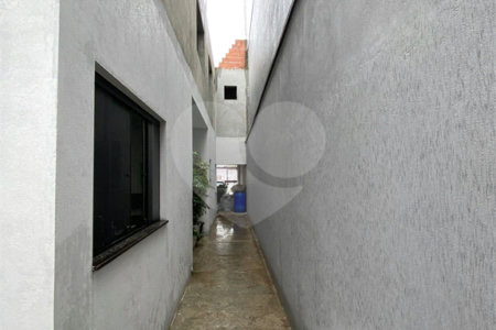 Sobrado à venda com 3 quartos, sendo 1 suíte, em Jardim Quaresmeira II, Suzano, SP