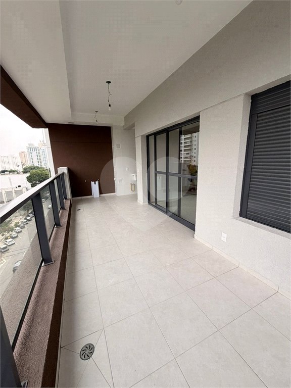 Apartamento à venda com 3 quartos, sendo 1 suíte, em Alto da Boa Vista, São Paulo, SP