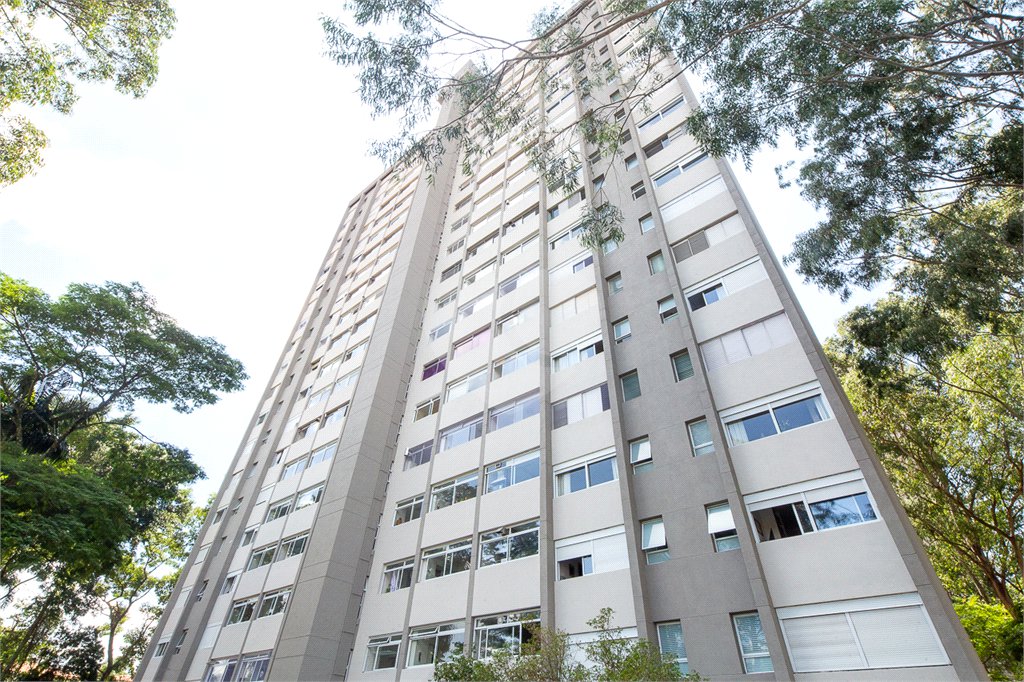 Apartamento à venda com 3 quartos, sendo 2 suítes,  em Alto da Boa Vista, São Paulo, SP
