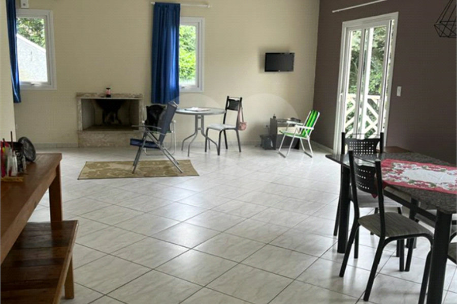 Casa à venda com 4 quartos, sendo 1 suíte, no condomínio Estancia da Serra / Residencial Nova Mairipora, Mairiporã - SP