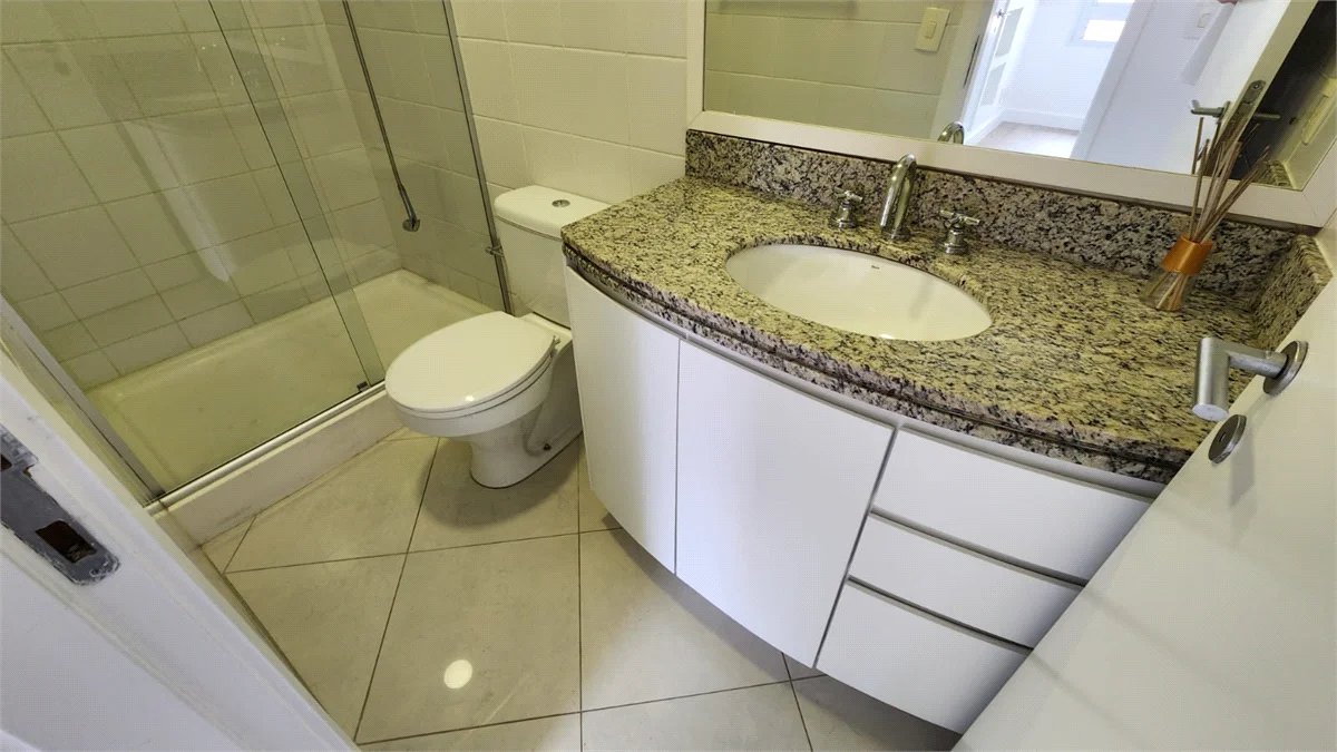 Apartamento à venda com 3 quartos, sendo 2 suítes, em Paraíso do Morumbi, São Paulo, SP