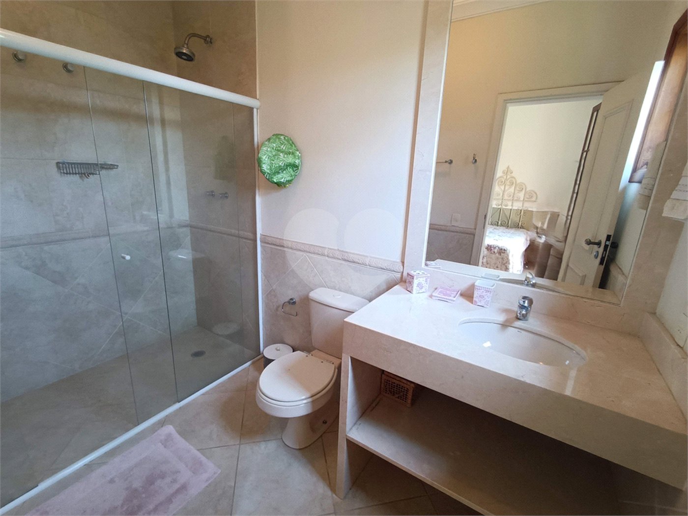 Casa à venda com 4 quartos, sendo 3 suítes, no condomínio Patrimônio do Carmo, São Roque - SP