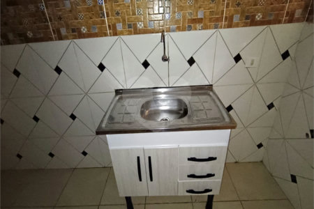Casa para alugar com 1 quarto no condomínio Cond R Claudio Rodrigues Lopes, São Paulo - SP