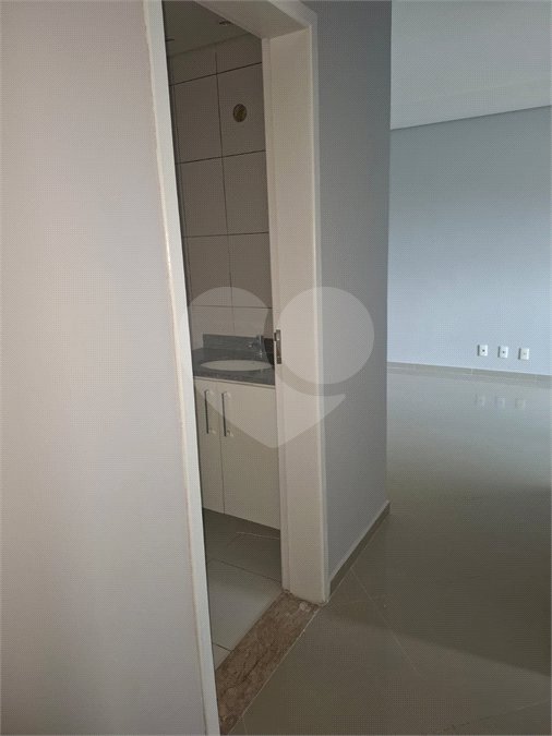 Apartamento à venda com 3 quartos, sendo 1 suíte,  em Vila São Sebastião, Mogi das Cruzes, SP