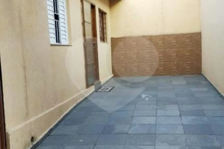 Casa à venda com 2 quartos, sendo 1 suíte, em Vila Gumercindo, São Paulo, SP