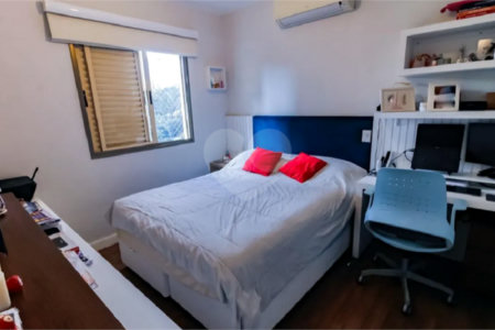 Apartamento à venda com 3 quartos, sendo 1 suíte, em Vila Andrade, São Paulo, SP