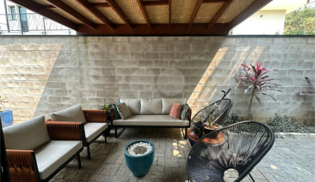 Casa à venda com 3 suítes no condomínio Estância Marambaia, Vinhedo - SP