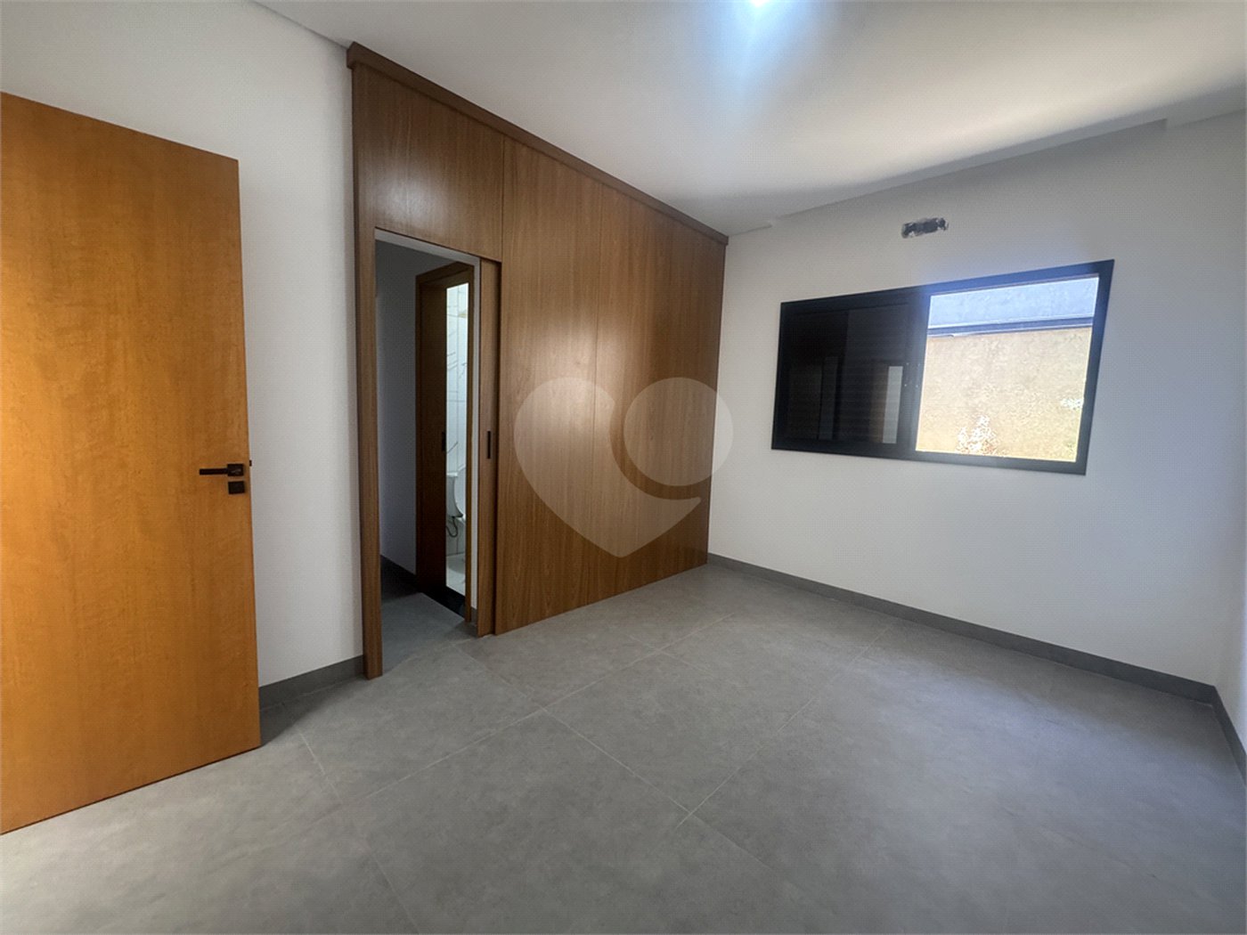 Casa à venda com 3 quartos, sendo 1 suíte, no condomínio Residencial Villagio Wanel, Sorocaba - SP