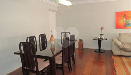 Apartamento à venda com 3 quartos, sendo 1 suíte,  em Santo Amaro, São Paulo, SP