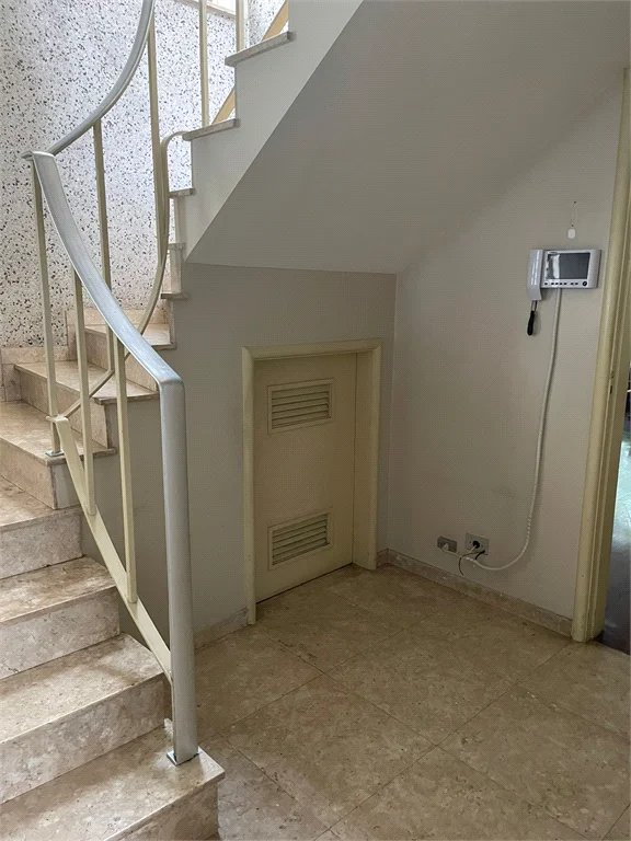 Sobrado à venda com 5 quartos, sendo 2 suítes,  em Vila Cordeiro, São Paulo, SP