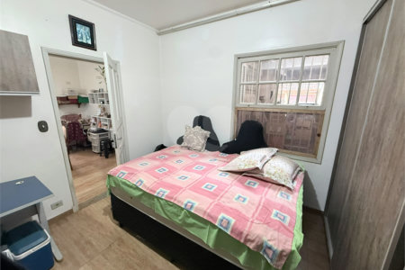 Casa à venda com 3 quartos, sendo 1 suíte, em Chora Menino, São Paulo, SP