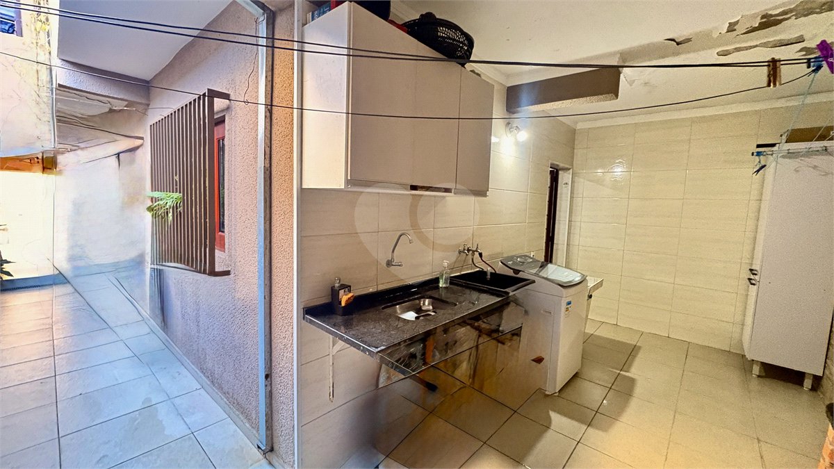 Sobrado à venda com 3 quartos, sendo 1 suíte, em Jardim São Guilherme, Sorocaba, SP