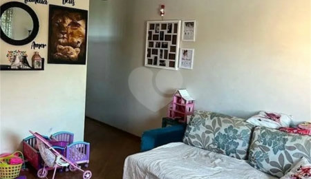 Sobrado à venda com 3 quartos, sendo 1 suíte, em Parque Ipê, São Paulo, SP