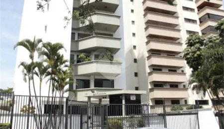 Apartamento à venda com 4 quartos, sendo 1 suíte,  em Vila Alexandria, São Paulo, SP