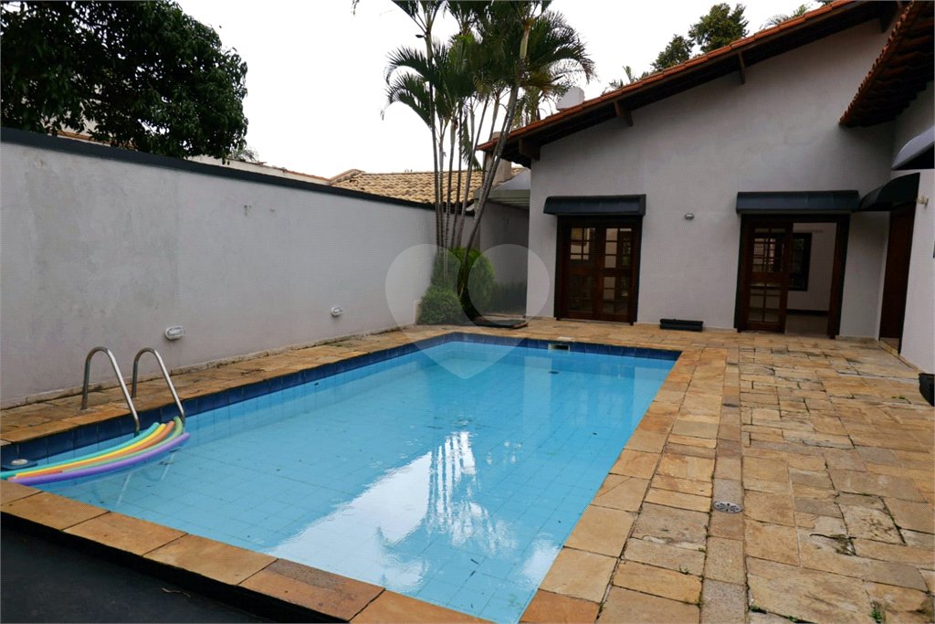 Casa à venda com 4 quartos, sendo 2 suítes, em Jardim São Bento, São Paulo, SP