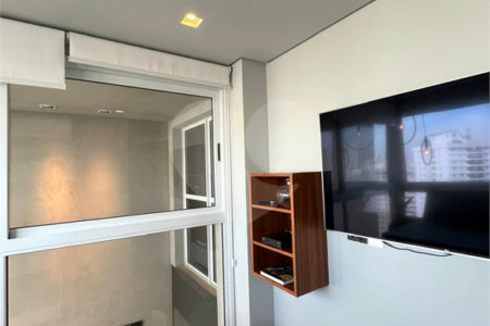 Apartamento à venda com 3 quartos, sendo 2 suítes, em Cerqueira César, São Paulo, SP