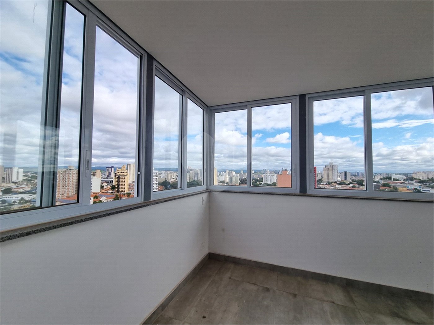 Duplex à venda com 2 quartos, sendo 1 suíte, no Centro, Sorocaba, SP