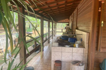 Casa à venda com 3 quartos, sendo 1 suíte,  no Centro, Araçoiaba da Serra, SP