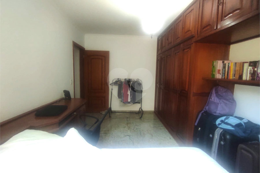 Sobrado à venda com 3 quartos, sendo 1 suíte,  em Vila Paiva, São Paulo, SP