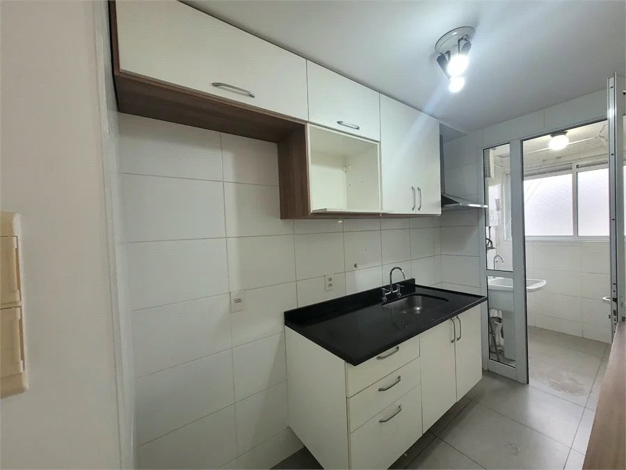 Apartamento à venda com 2 quartos em Vila Anastácio, São Paulo, SP
