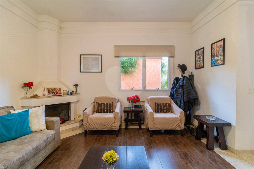 Casa à venda com 4 suítes no condomínio Vila das Acacias, São Paulo - SP