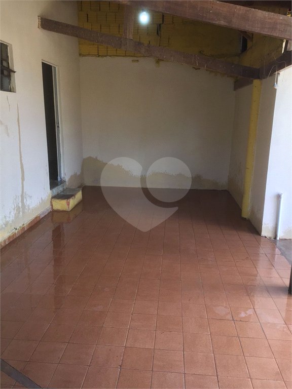 Casa à venda com 2 quartos em Vila José Salem, Itapetininga, SP