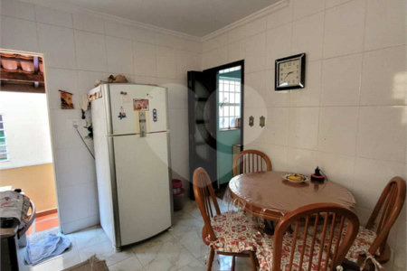 Casa à venda com 4 quartos, sendo 1 suíte, em Vila Leão, Sorocaba, SP