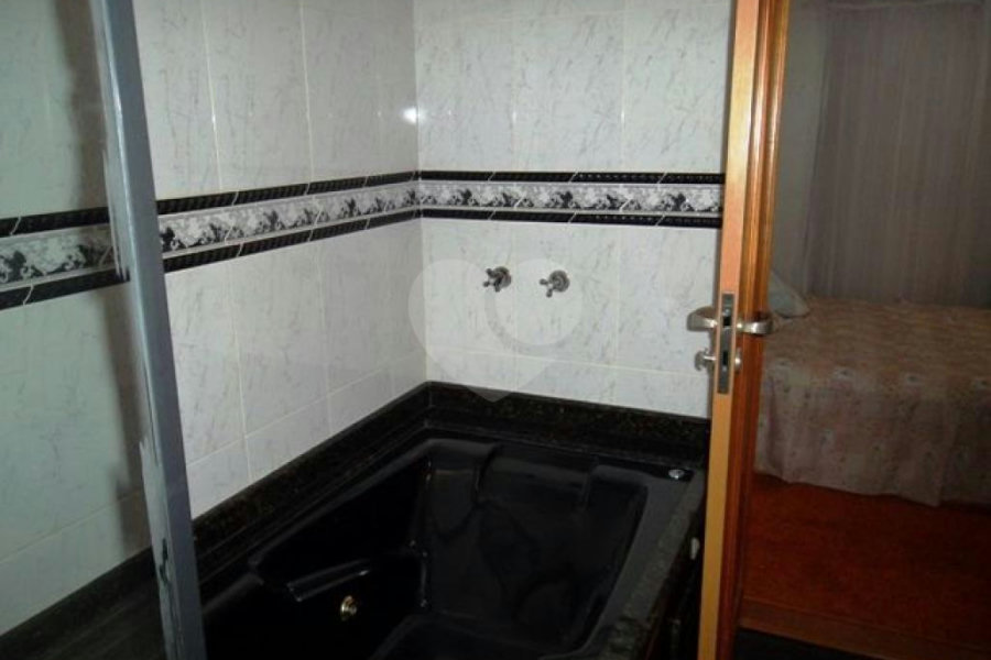 Sobrado à venda com 4 suítes em Água Fria, São Paulo, SP