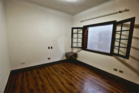Casa à venda com 4 quartos, sendo 2 suítes, em Jardim São Bento, São Paulo, SP