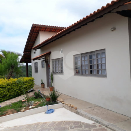 Casa à venda com 3 quartos, sendo 2 suítes, no condomínio Outeiro das Flores, Itupeva - SP